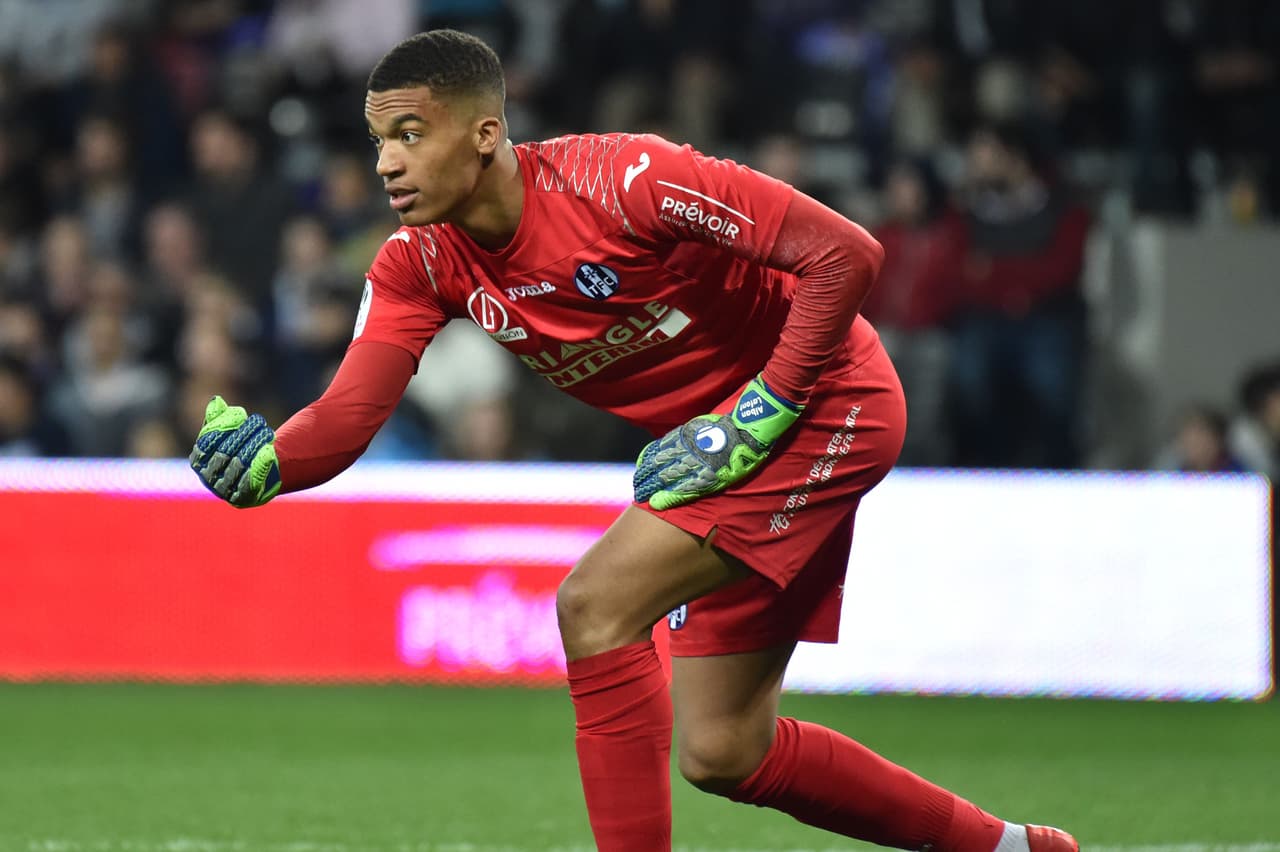<b>15. Alban Lafont </b>(Toulouse - Francia): 22,1 millones de dólares