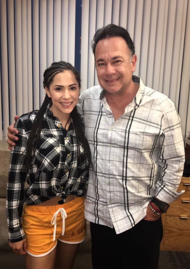 Mientras que
<b>Lorena Graniewicz será la encargada de interpretar a la cuarta hermana</b>, ella es 'Juana Bárbara', una mujer que se dedica a boxear.