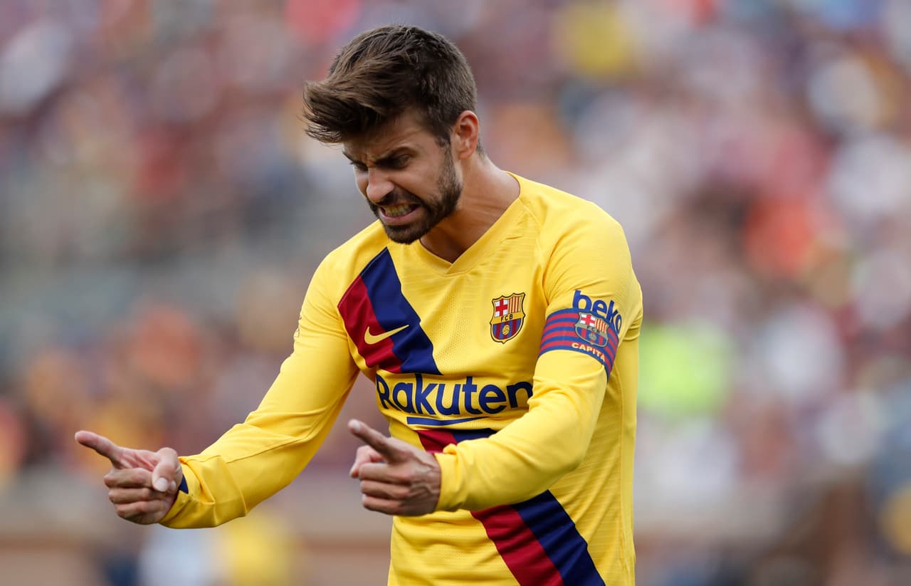 <b>Gerard Piqué</b>
<br>El defensor español tiene su empresa Kosmos tras ganar la la licitación de la Copa Davis de Tenis, reformó su 'fixture' y tendrá en sus manos un presupuesto de 2.500 millones de euros para destinarlos durante 25 años en el torneo.