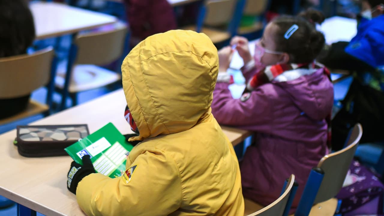 ¿Cuál es la importancia de que todos los niños de 4 años en California tengan acceso a un kínder transicional?