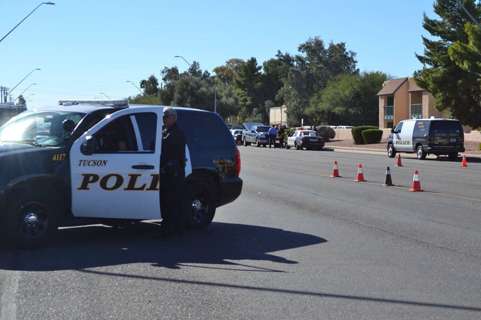 Dos policías en Arizona están hospitalizados después de resultar heridos en un tiroteo