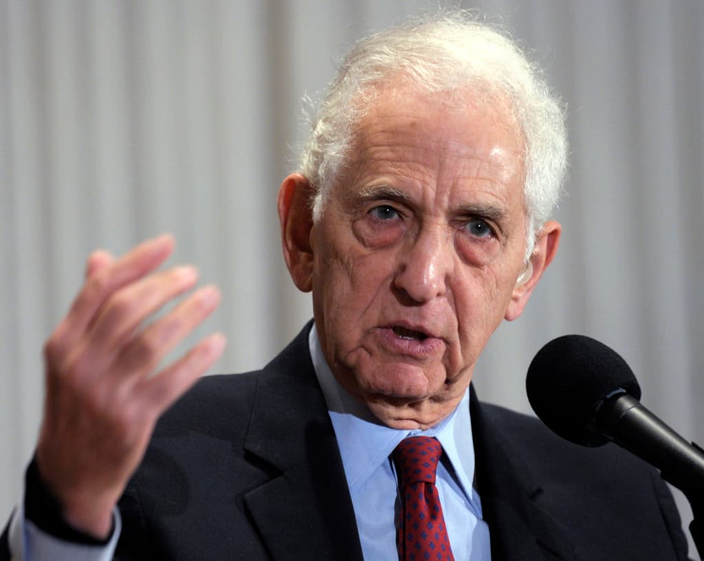 Daniel Ellsberg muere a los 92 años: quién fue el hombre que reveló al mundo los horrores de la Guerra de Vietnam