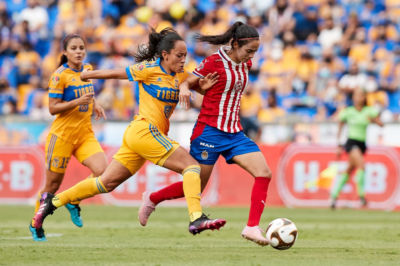 Tigres no dio oportunidad a las Chivas para reaccionar y con un contundente triunfo en la vuelta consiguió el bicampeonato.