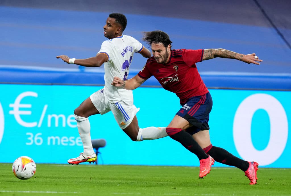 La defensa de Osasuna no deja que la artillería pesada del Real Madrid los penetre y firman el empate 0-0.