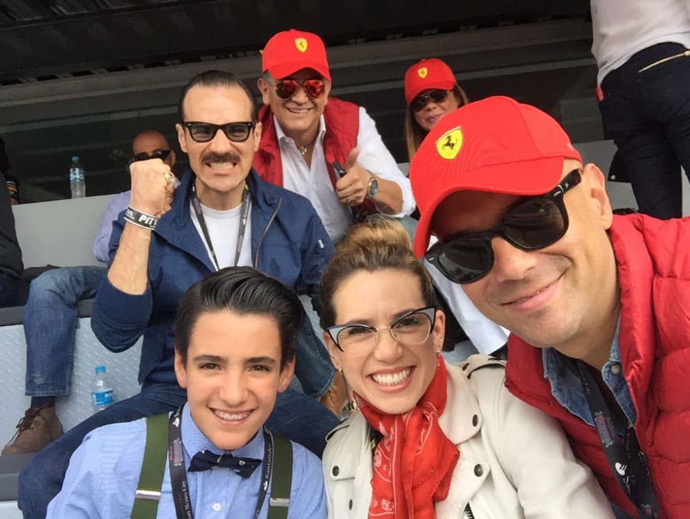 Siempre van juntos a eventos donde la adrenalina es el principal ingrediente.