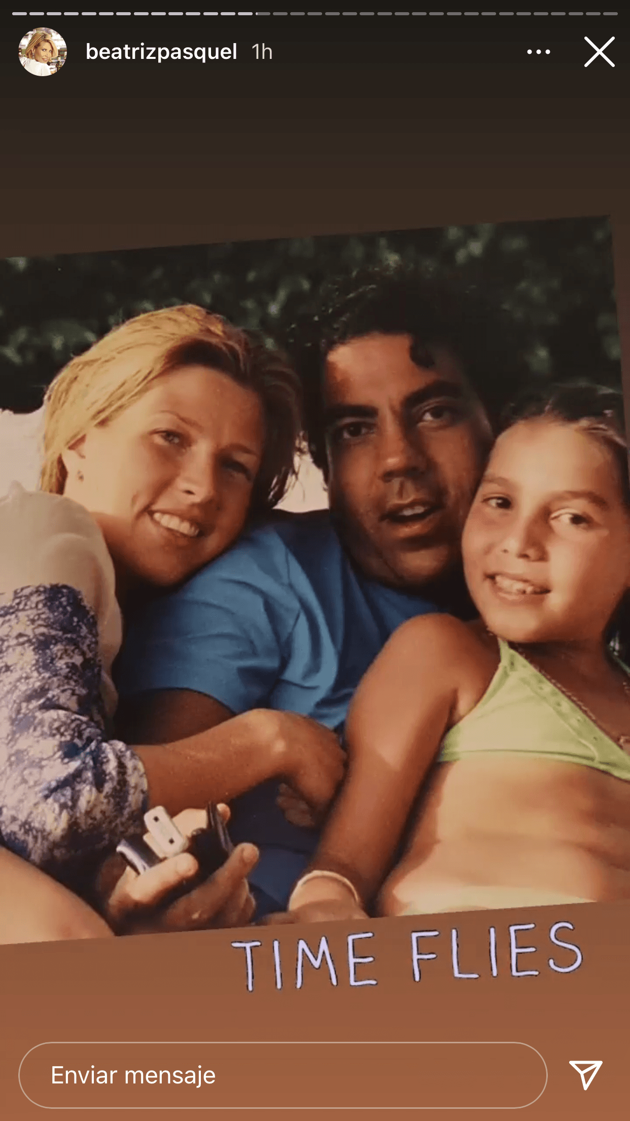 El 9 de abril, Pablo dio su versión de por qué su primogénita no lleva su apellido: "La estúpida idea de este señor (Enrique), él fue el que incitó a que
<b>se robaran a mi hija y le pusieran el apellido Guzmán</b>", dijo en 'De primera mano'.
<br>