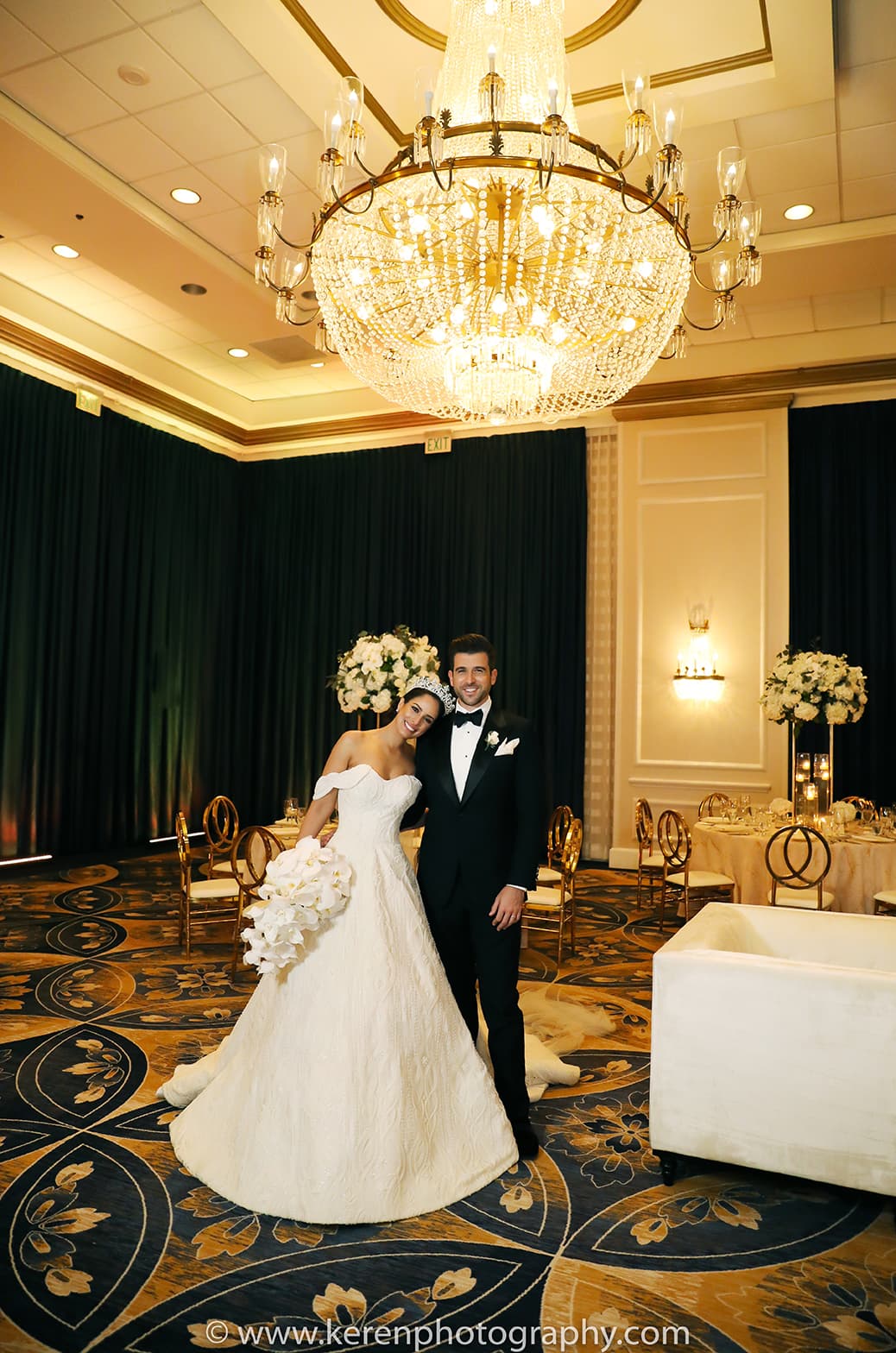 La recepción de la boda se llevó a cabo en el hotel San Juan, el cual fue remodelado recientemente tras haber sido azotado por el huracán María en 2017.