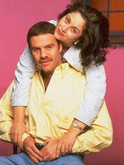 Las historias de 'La señora' y 'Señora Isabel' tuvieron eco en México en 1997, cuando TV Azteca realizó su propia versión: 'Mirada de mujer', que estuvo protagonizada por Angélica Aragón, Ari Telch y Fernando Luján.