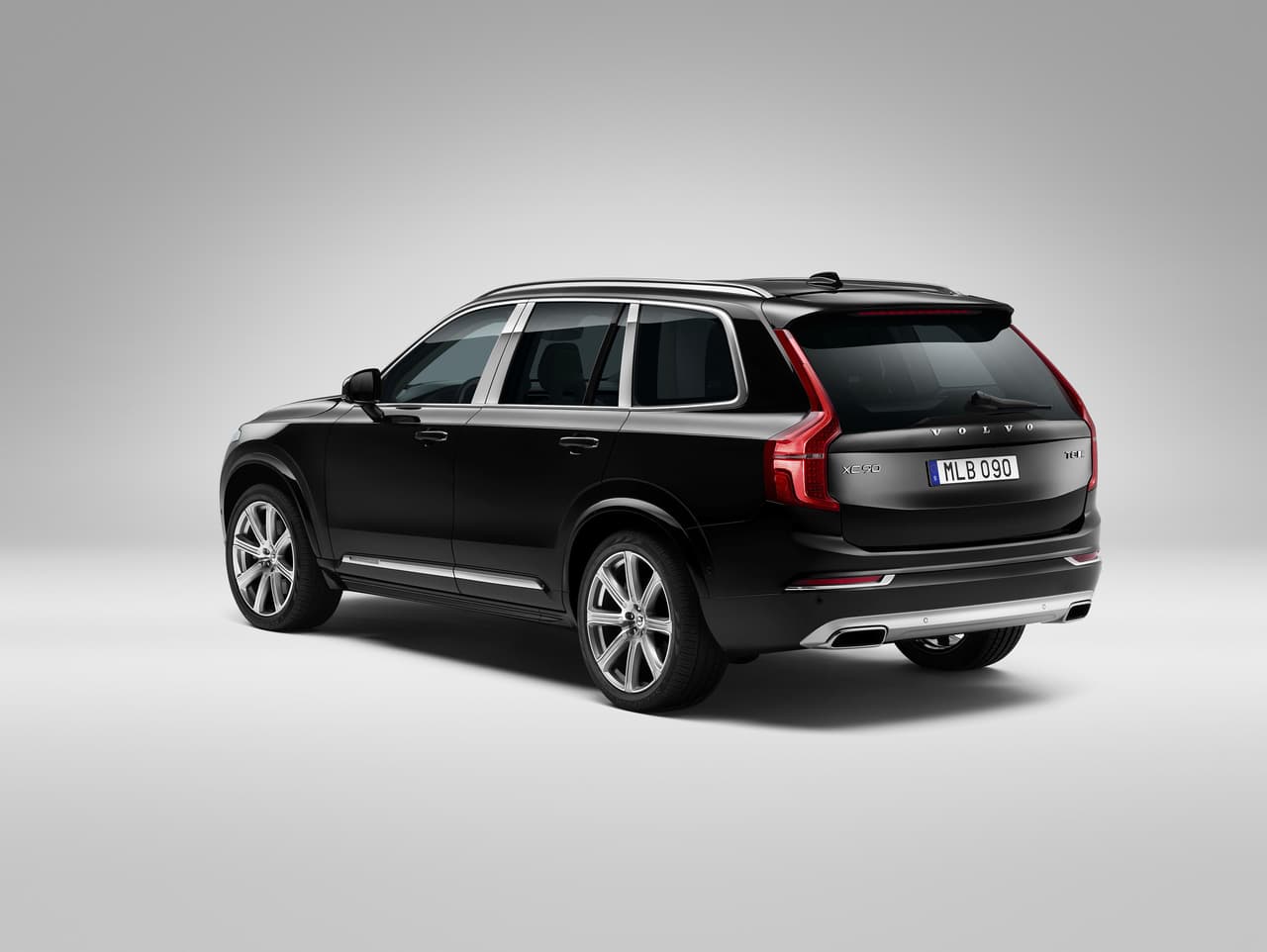 La sutil elegancia de la Volvo XC90 permanece intacta en el Excellence que evita los excesos visuales de las versiones de lujo de otros vehículos.