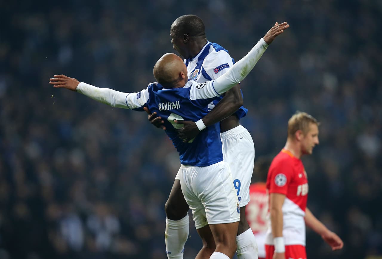Fue así como Aboubakar habilitó a Yacine Brahimi para que este marcara el 3-0 al minuto 45 del primer tiempo.