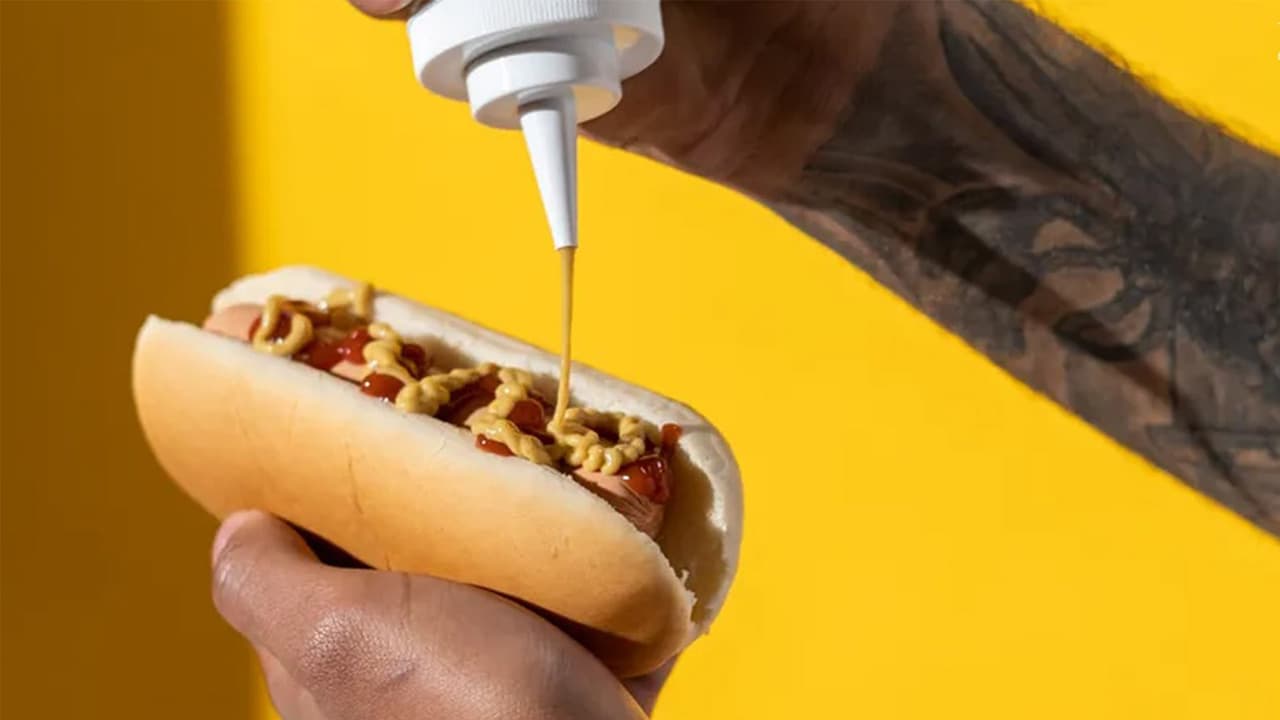 <b>Whole Foods</b>
<br>Esta cadena festeja al clásico platillo desde el 20 hasta el 26 de julio con un 20 por ciento de descuento. Además, los clientes con Amazon Prime obtienen un 10 por ciento de descuento adicional.