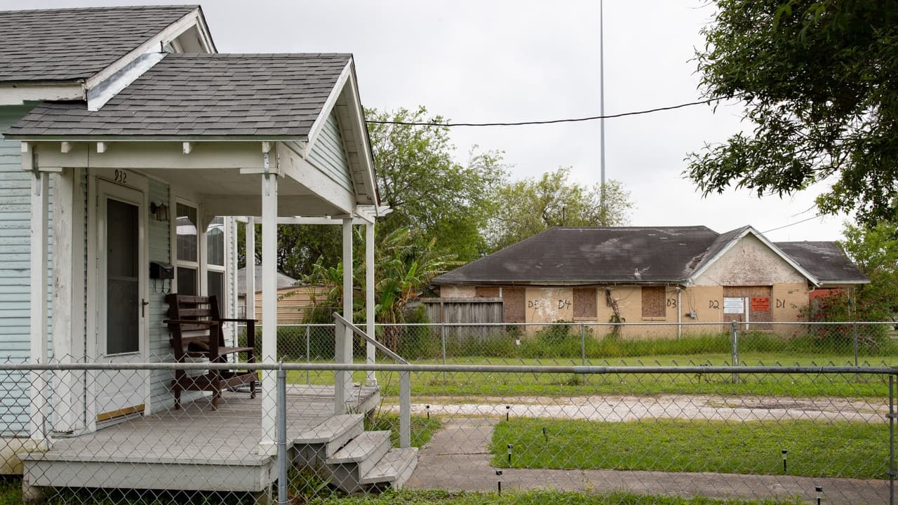 Se puede quedar en su casa: gobernador extiende la moratoria de desalojos