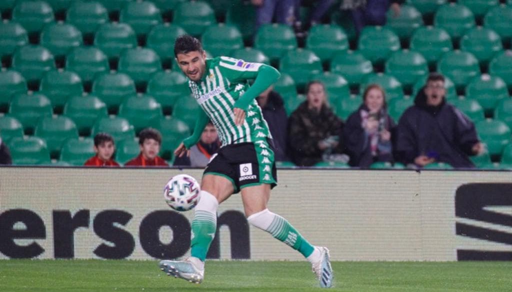 Diego Lainez anotó el tercer gol en el 0-4 del Betis al Antoniano y avanzó de ronda en la Copa del Rey; el mexicano fue titular y jugó los 90 minutos.