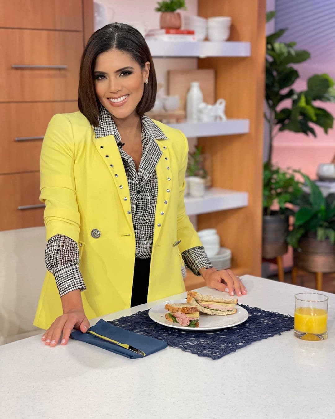 Nuestra Fran disfrutó de un desayunito ligero pero sabroso en el estudio.