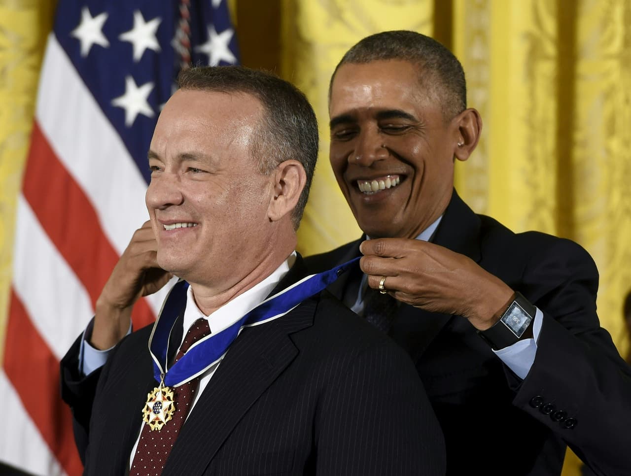 <b>Tom Hanks</b> ha protagonizado películas como 'Forrest Gump' y 'La Terminal'. El reconocido actor ha sido nominado al Oscar como mejor actor cinco veces de las cuales ha ganado dos. Es reconocido por su labor como actor y como activista a favor de los derechos de los veteranos y del medio ambiente.