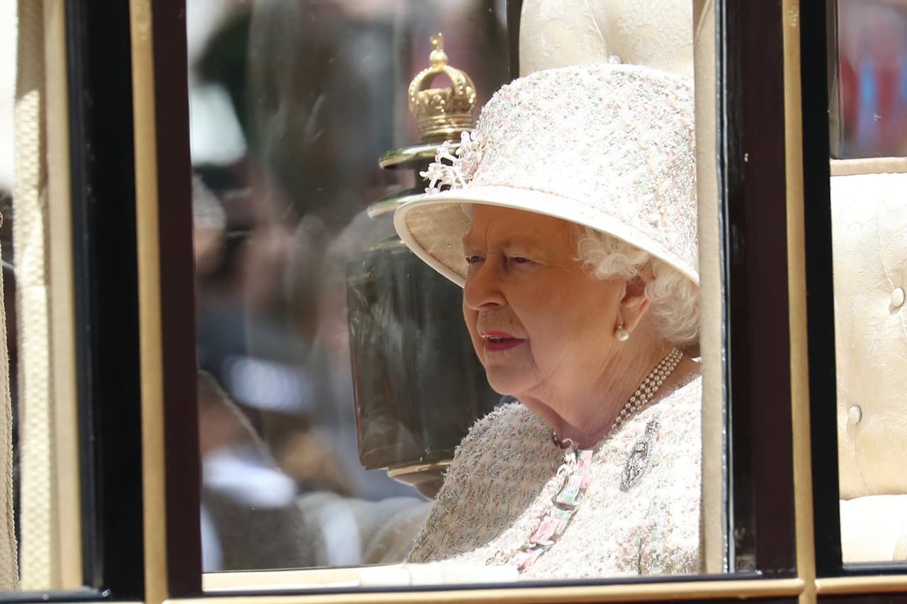 El informante dejó ver que esto se trata de algo extraoficial y que la reina no necesariamente está enterada.