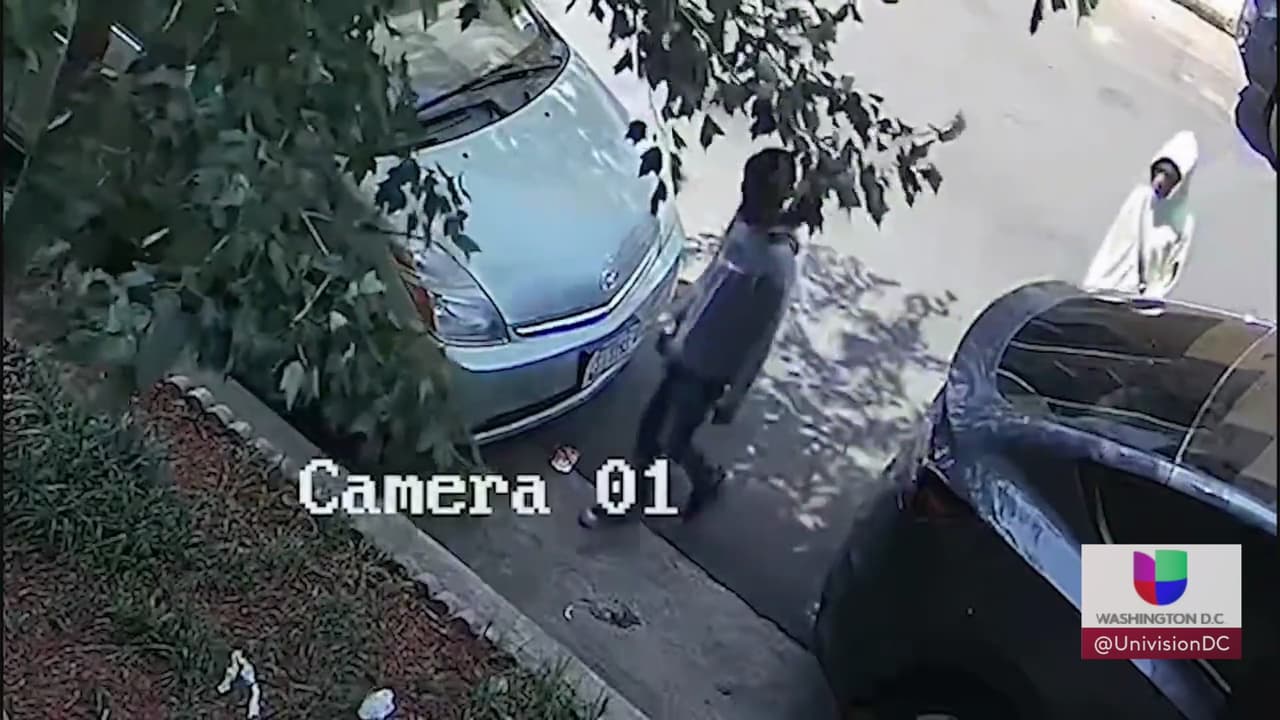 En el Distrito de Columbia 
<b><a href="https://www.univision.com/local/washington-dc-wfdc/nino-11-anos-sospechoso-delitos-armas" target="_blank">fue capturado un menor de 11 años</a></b> al que se le vincula con tres robos a mano armada cometidos con apenas días de diferencia. En el último caso, intentó robarse un automóvil, pero no se lo pudo llevar.