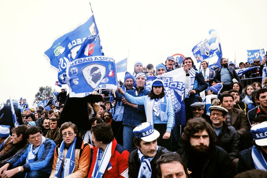 En el ámbito deportivo, el 10 de junio 
<b>explotó un artefacto</b> en la sede de la Liga Nacional de Fútbol de Francia, porque el equipo de futbol 'Bastia' bajó a tercera división por irregularidades económicas.