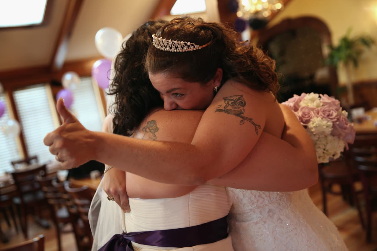 Este año el 49% de los encuestados dijo que apoya estas uniones, cifra que representa un incremento al comparar con el 33% que lo apoyaba en 2011.