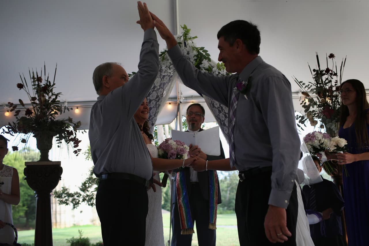 La encuesta encontró que al tratar de evaluar la discriminación racial esta depende de la raza o antecedentes étnicos de a quien se le pregunte.