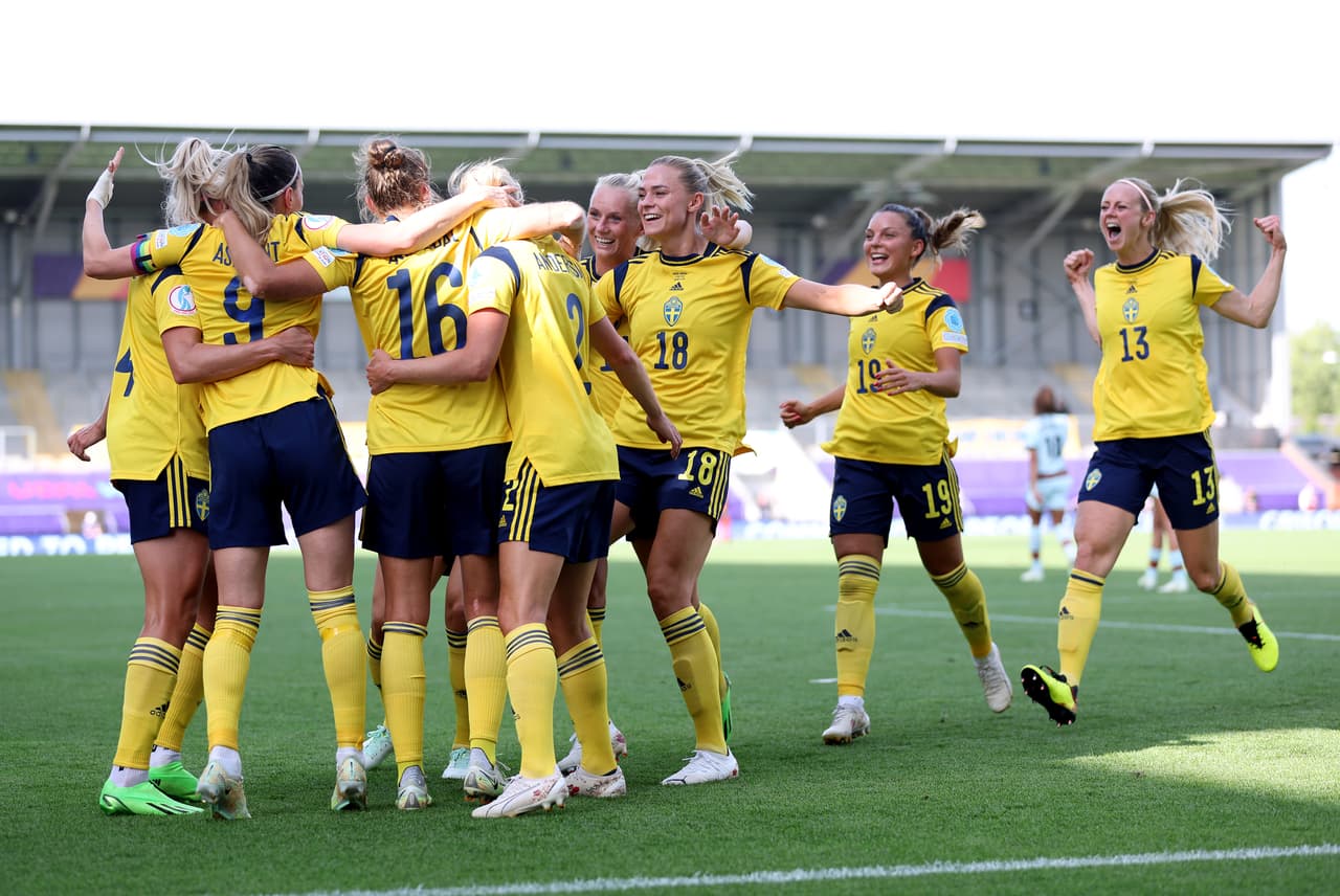Suecia aplastó 5-0 a Portugal en la Jornada 3 con doblete de Filippa Angeldal, goles de Kosovare Asllani y Stina Blackstenius, y autogol de Carole Costa.