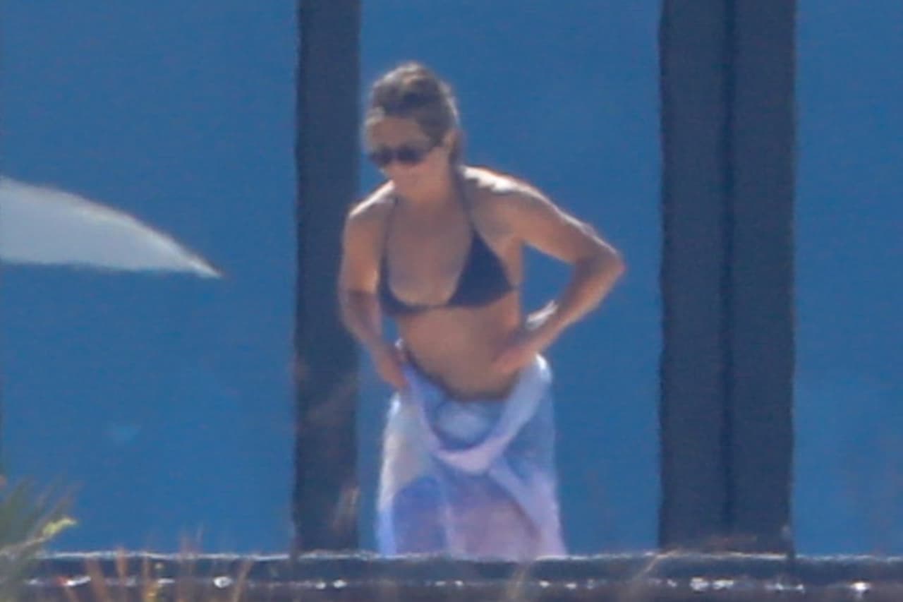 Ambas actrices fueron captadas por paparazzis en Cabo San Lucas.