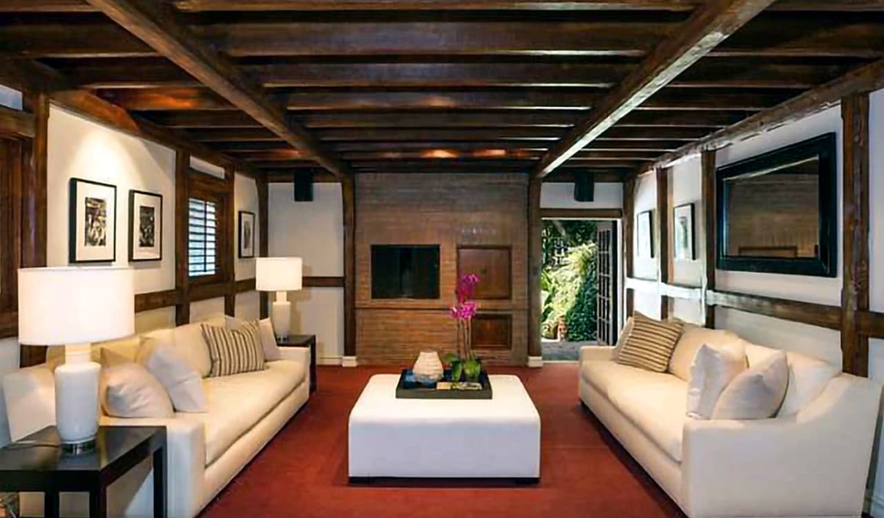 La cocina abre paso a una de esas salas. 
<br>