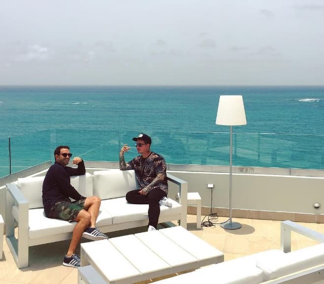 Balvin anduvo por Puerto Rico, en donde la pasó de maravilla y también llevó su reggaetón.