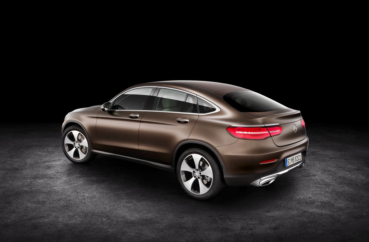 . . . así como la primera crossover coupé de 4 puertas compacta de Mercedes-Benz.