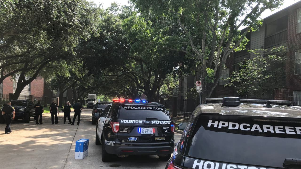 Arrestan al sospechoso de asesinar a sus abuelos e iniciar un tiroteo con la policía de Texas