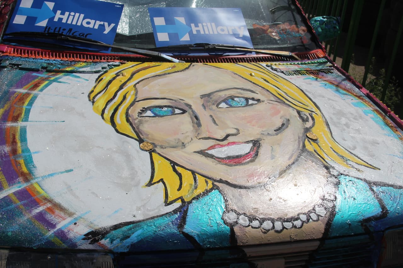 El tráfico estaba congestionado en los alrededores del colegio.