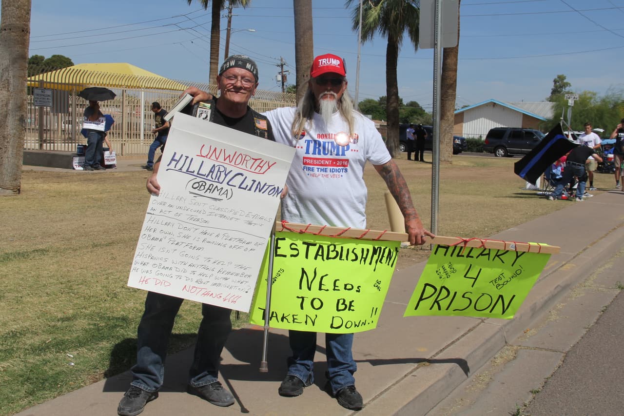 También había detractores de la precandidata.