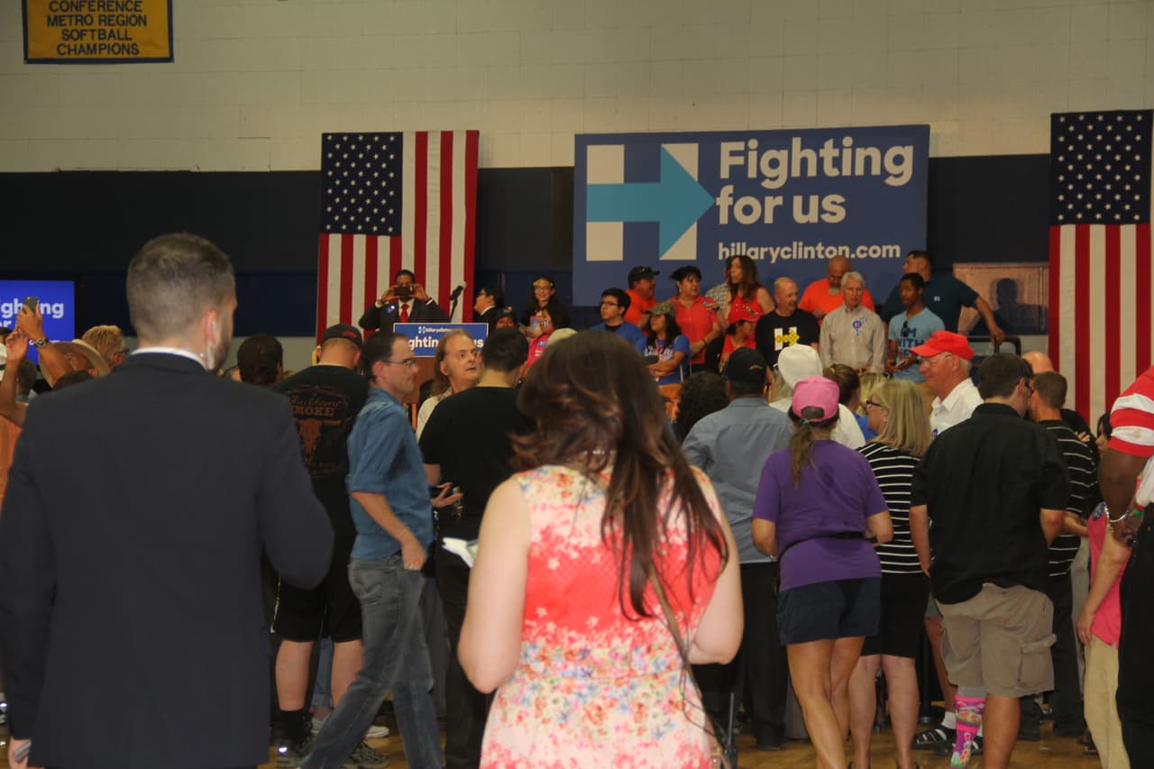 Todos tratando se estar en primera fila.