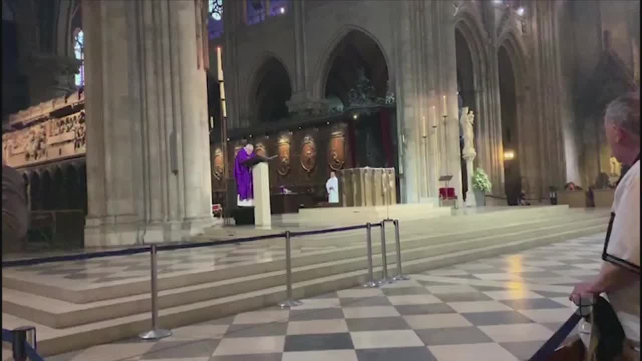 Así sonaron las alarmas dentro de la catedral de Notre Dame cuando comenzó el incendio