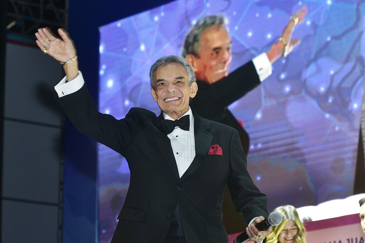 En el documento se especifica que el cantante será velado el próximo viernes 4 de octubre en Miami, a donde podrán asistir familiares, amigos cercanos y personalidades. Además, confirman que el gobierno de México será el encargado de organizar el homenaje al multipremiado cantante en su país.