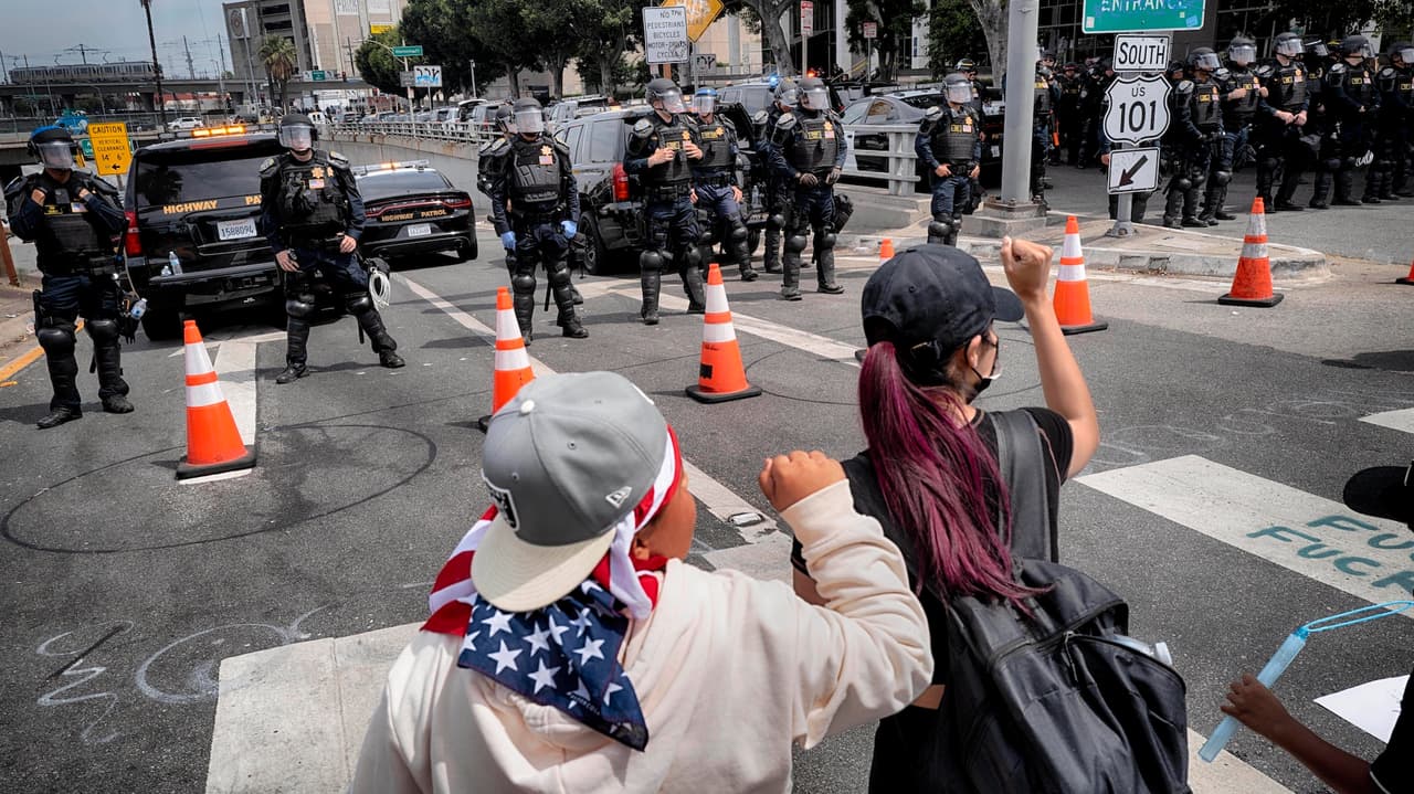 Reducen horario de toque de queda en el centro de Los Ángeles tras disturbios por redadas