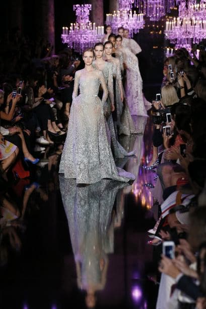 Pero no alejes las aplicaciones y los bordados, porque su brillo hará que tu deslumbres en tu boda.