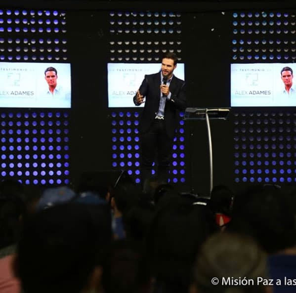 Otro de sus objetivos de vida es llevar a modelos y actores por el camino indicado, ya que, asegura, Dios le ha dado la oportunidad de poder encaminar a las personas a la iglesia.