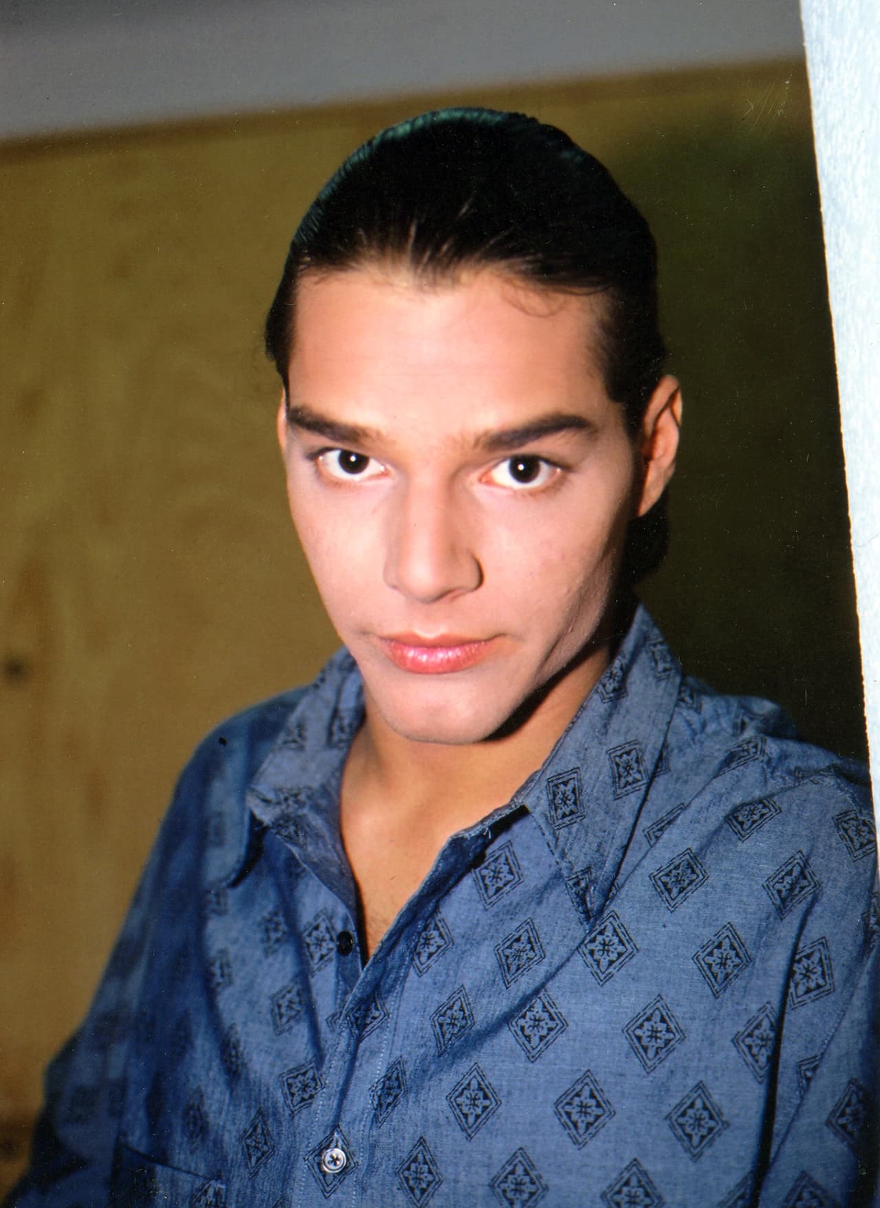 Martin presenta su disco 'A Medio Vivir' en 1995, año en que conquistaría las listas de popularidad con su sencillo 'María'.