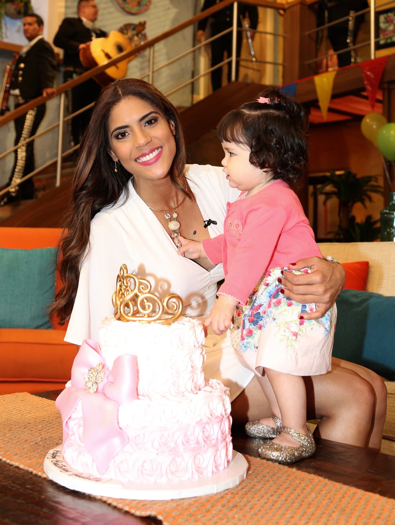 Francisca llegó a apagar las velitas del pastel junto a la hermosa Giulietta.