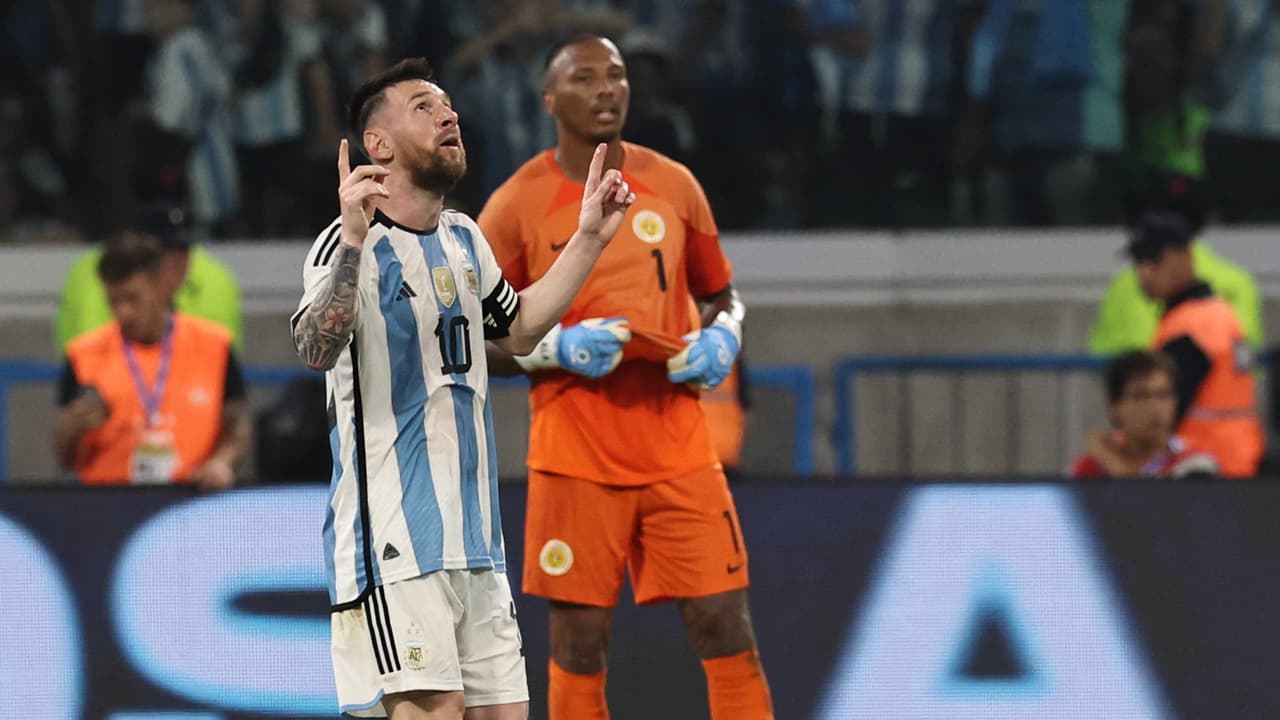 Portero de Curazao se convierte en dueño de histórica playera de Messi