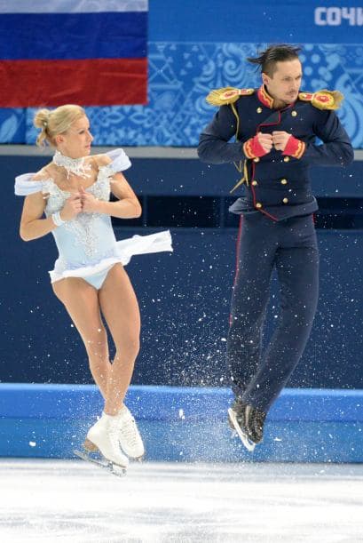 Los rusos Maxim Trankov y Tatiana Volosozhar, durante su performance de patín artistico durante los JJOO de invierno.