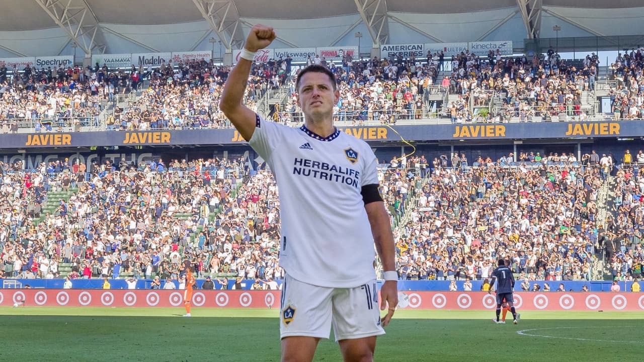 Javier 'Chicharito' Hernández manda mensaje tras exitosa cirugía en la rodilla 