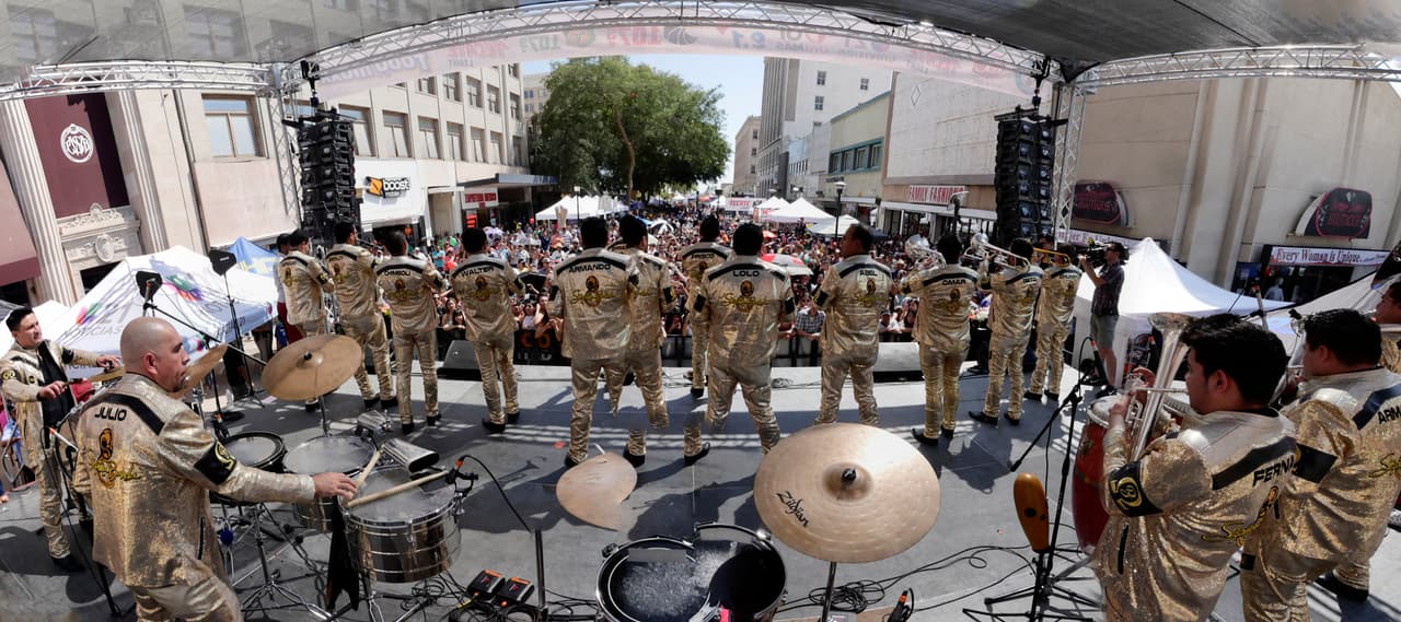 La celebracion de Independencia en el Fulton Mall