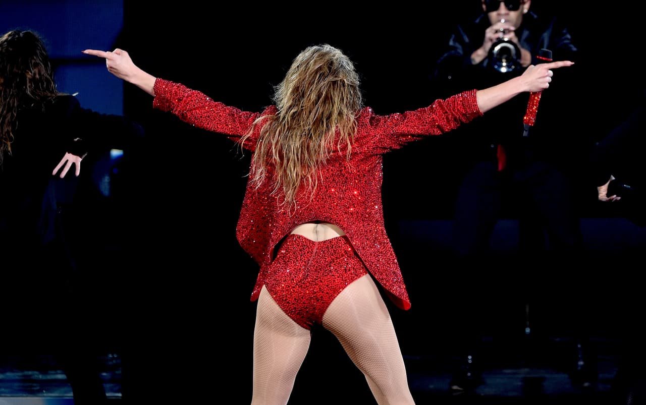 Su energía y carismática forma de llevar sus conciertos la han llevado a recaudar millones de dólares con sus giras.