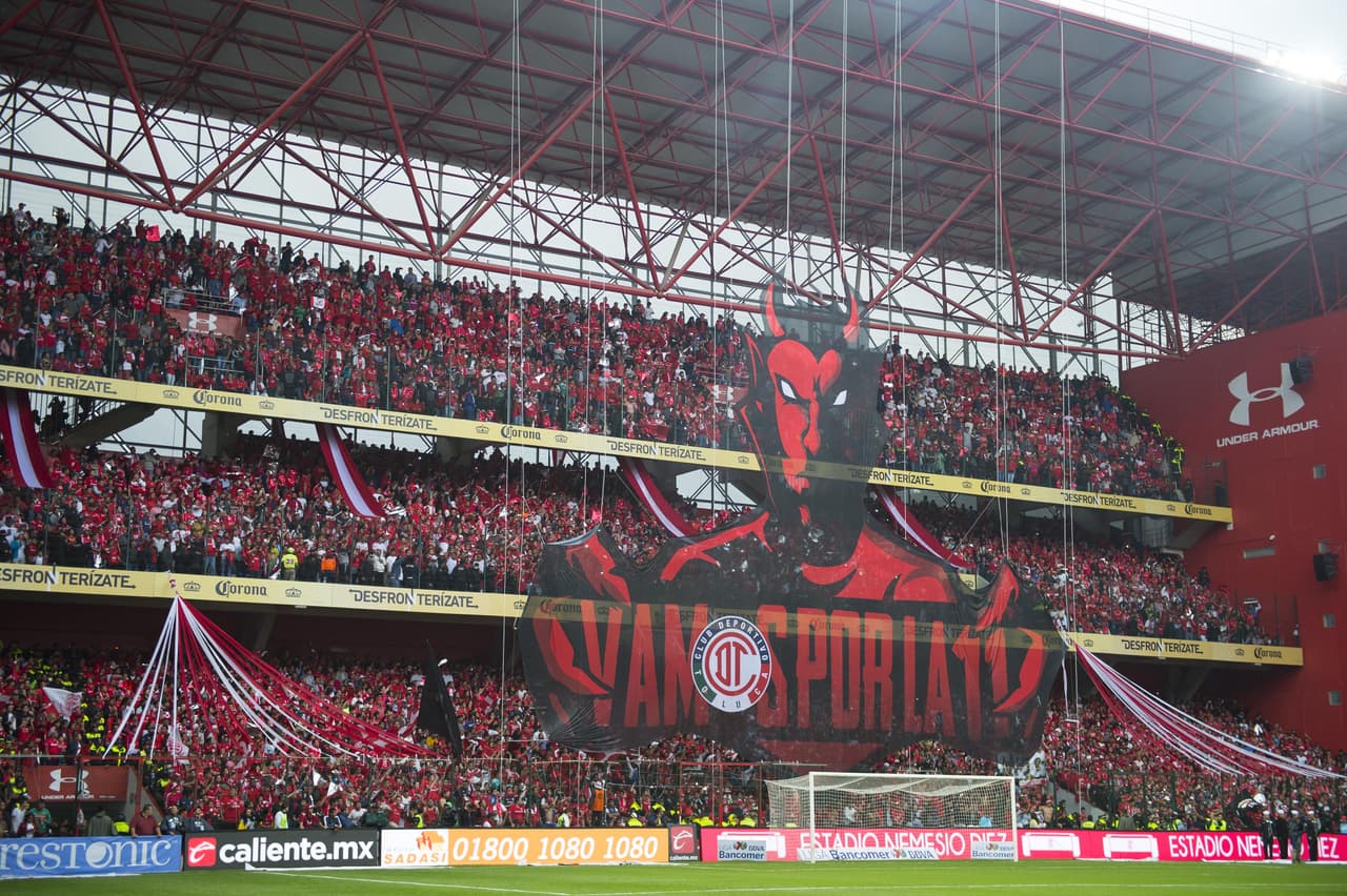 El Nemesio Díez, un estadio que no pesa de noche