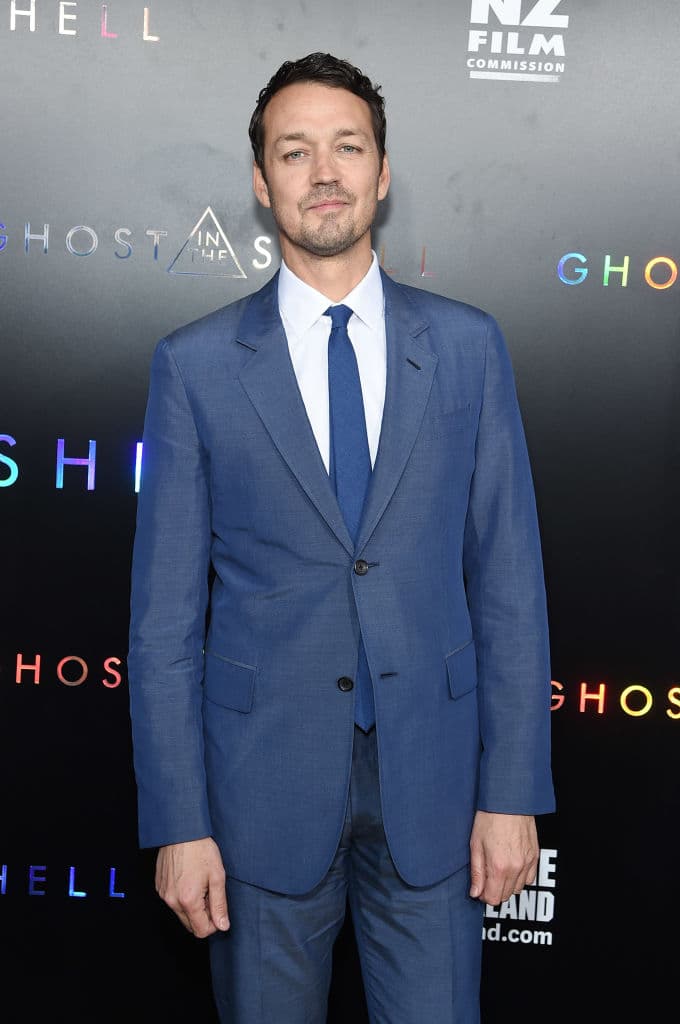 En 2013 terminaron definitivamente, pues la actriz le fue infiel con el director Rupert Sanders en 2012, quien catalogó ese desliz como un error: "Nunca sabes lo que te depara la vida. A la vuelta de cada esquina hay algo inesperado, pero solo tienes que seguir adelante. 
<b>Todos cometemos muchos errores</b>. Seguro voy a ser vinculado a más errores", reveló en entrevista al diario 
<a href="https://www.americatv.com.pe/noticias/espectaculos/kristen-stewart-rupert-sanders-tildo-error-su-affaire-actriz-n271553">Metro de Reino Unido.</a>
<br>