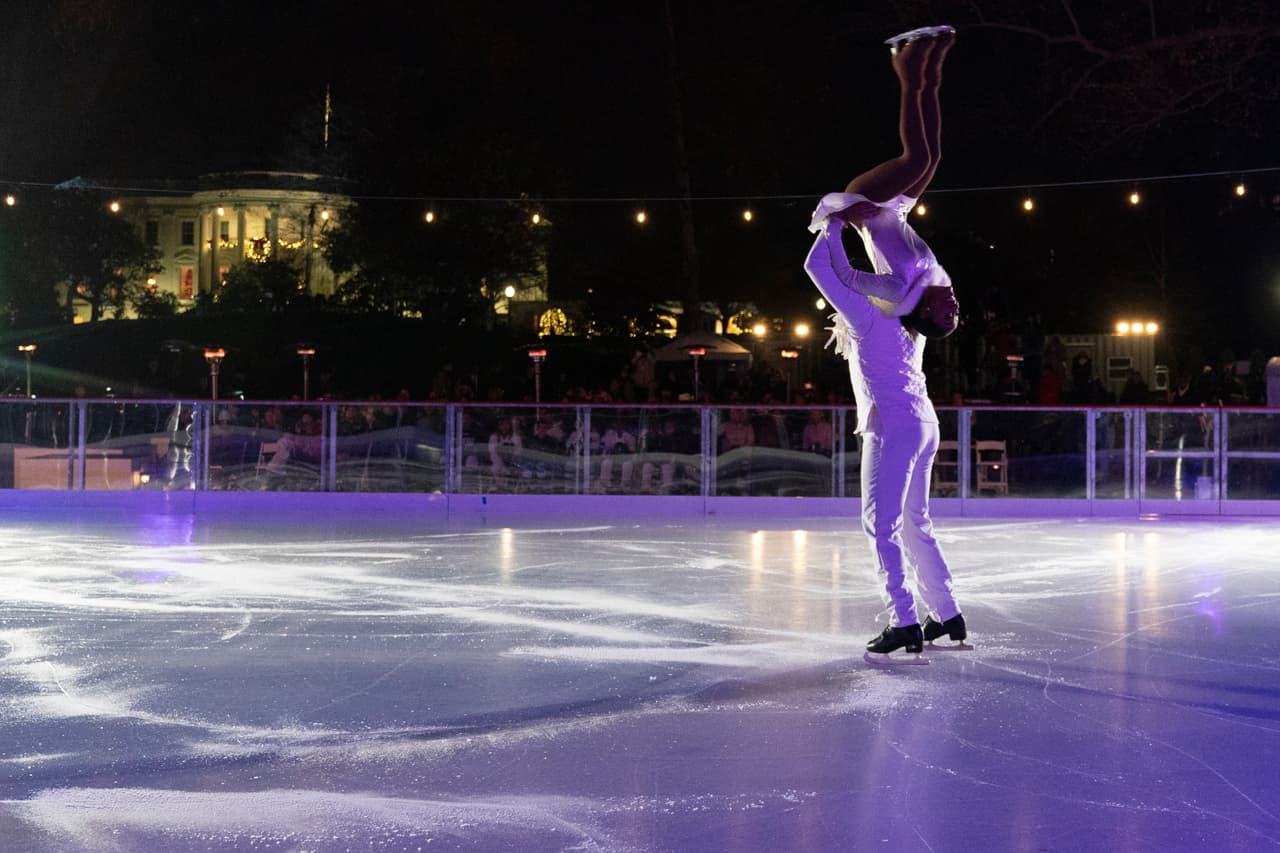 Esta pista corona las decoraciones dentro de la Casa Blanca, que se mostraron a principios de esta semana.