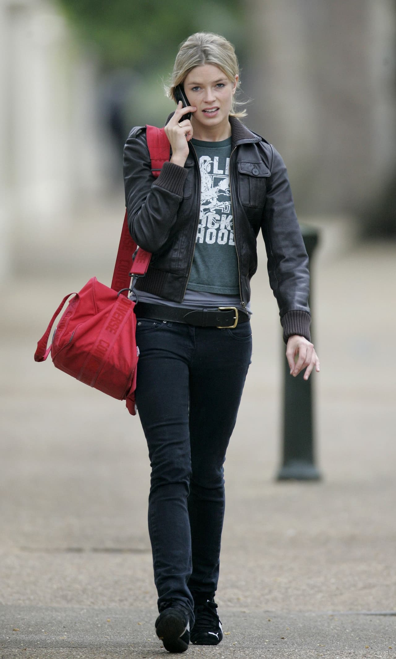 Para el heredero de la corona británica se trataba del primer noviazgo formal que se le conocía luego de haber sido vinculado sentimentalmente con la estadounidense Anna Sloan y la londinense Isabella Anstruther-Gough-Calthorpe (foto).
<br>