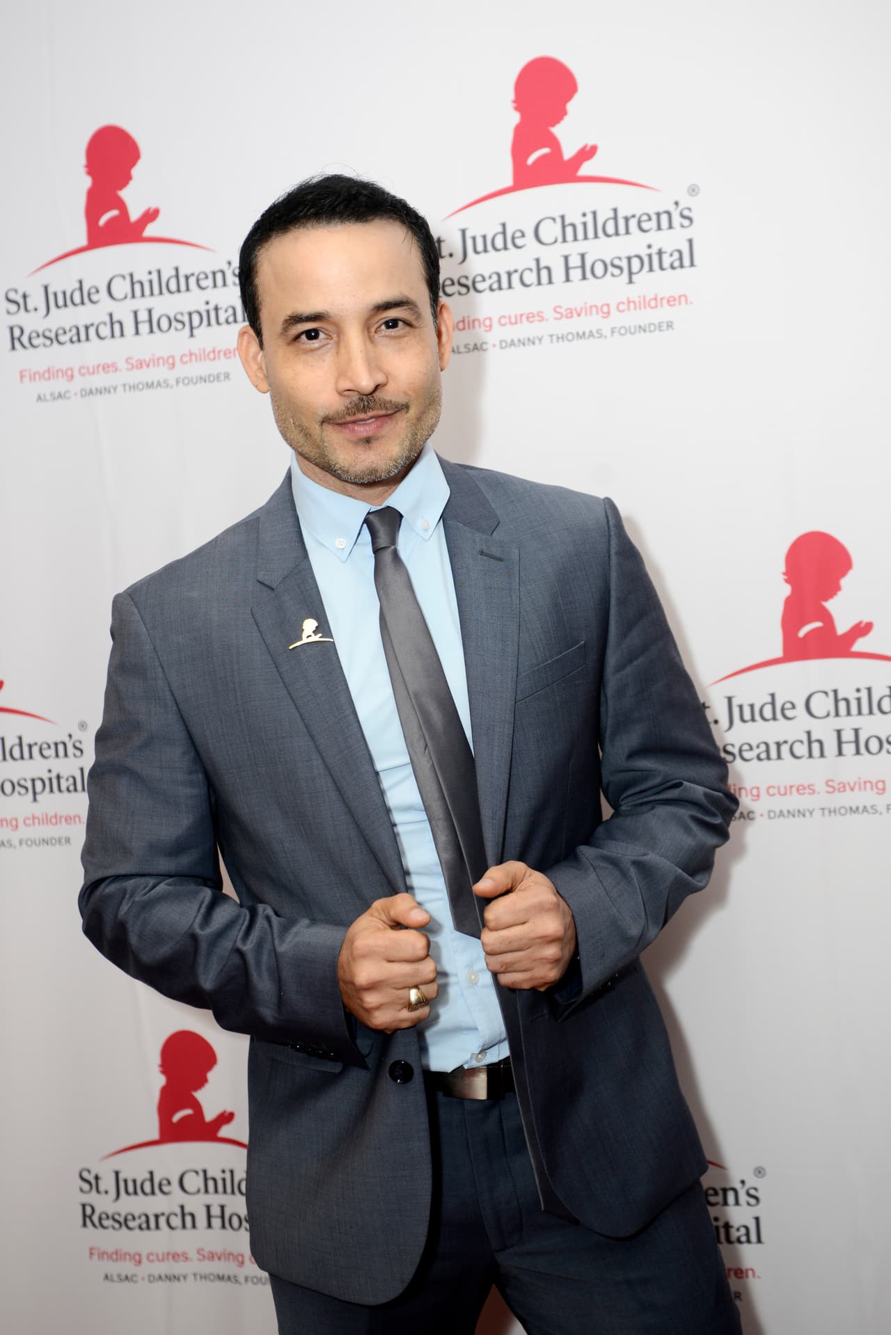 Aunque sigue acumulando éxitos en su carrera musical, 
<b><a href="https://www.univision.com/shows/primer-impacto/soy-muy-feliz-en-mi-pais-el-cantante-german-montero-no-tiene-miedo-a-ser-secuestrado-en-mexico-video" target="_blank">Germán Montero</a></b> tiene una herida que no sana y por la que aún derrama lágrimas, incluso, sobre el escenario.